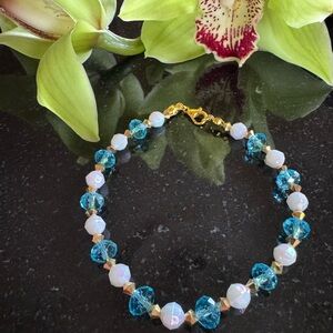 NWT Elegant crystal Beaded Strachey Anklet Bracelet